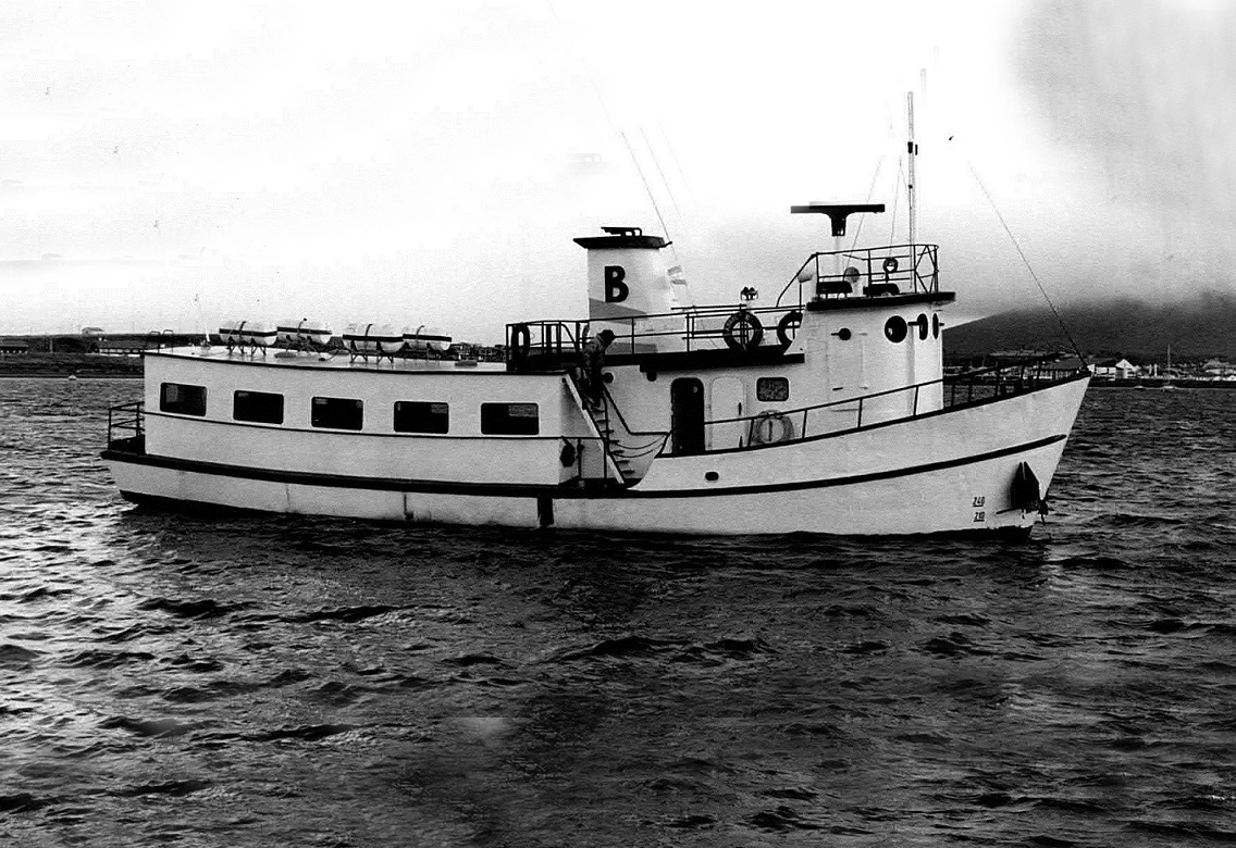 Angel B primer buque turistico del Canal Beagle en Ushuaia